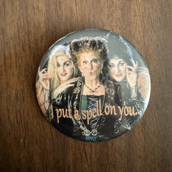Hocus Pocus Button - Picture 2 of 4